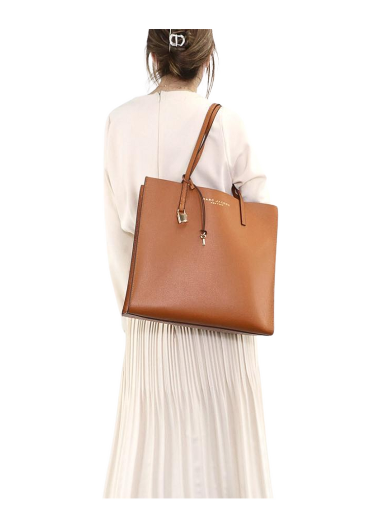 on-model-Marc-Jacobs-The-Grind-Tote-Bag-Smoked-Almond