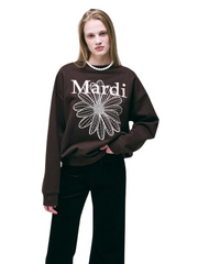 on-model-Mardi-Mercredi-Sweatshirt-Flowermardi-Needlework-Brown-Cream
