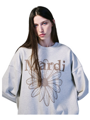 on-model-Mardi-Mercredi-Sweatshirt-Flowermardi-Oatmeal-Taupe
