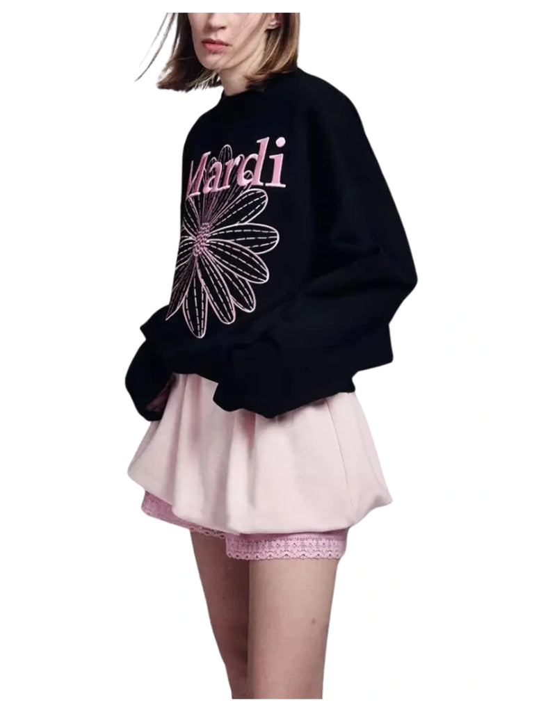 on-model-Mardi-Sweatshirt-Flowermardi-Needlework-Black-Pink