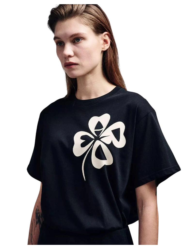 on-model-Mardi-Tshirt-Clovemardi-Heather-Black-Cream