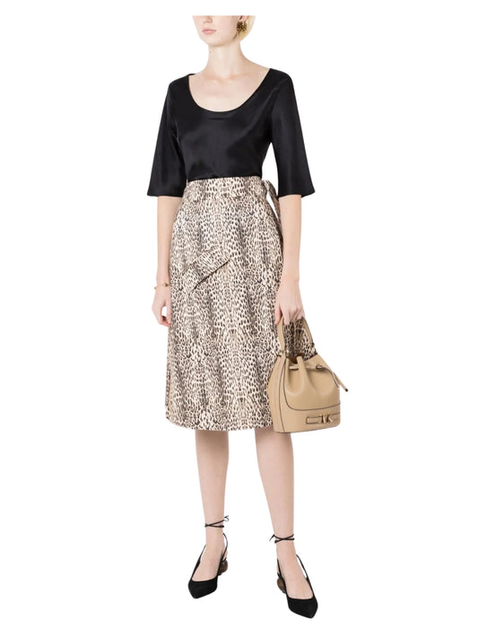 on-model-Michael-Kors-Reed-Medium-Belted-Messenger-Leather-Bag-CamelWEBP