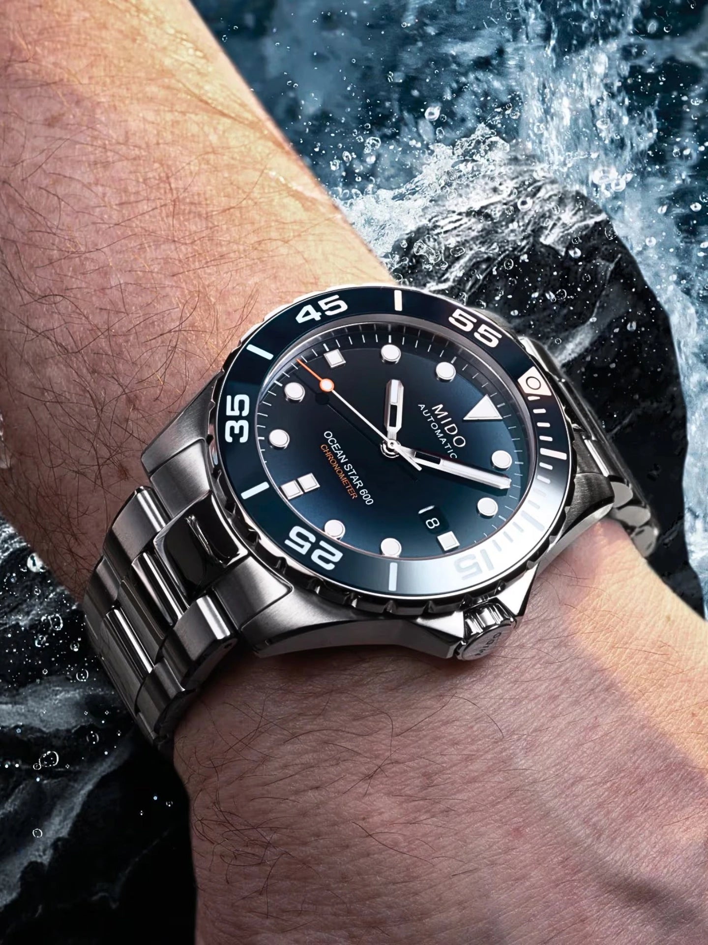 on-model-Mido-Ocean-Star-600-Chronometer-Blue-Dial-Men-s-Watch