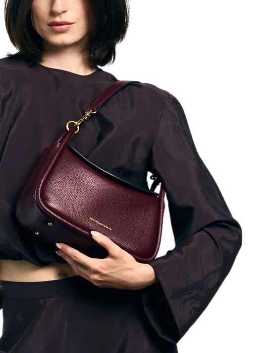 on-model-Smaak-Amsterdam-Cliff-Ladies-Bag-Bordeaux