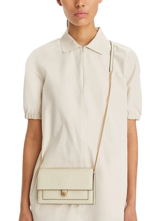 on-model-Tory-Burch-T-Monogram-Leather-Chain-Wallet-Light-Cream