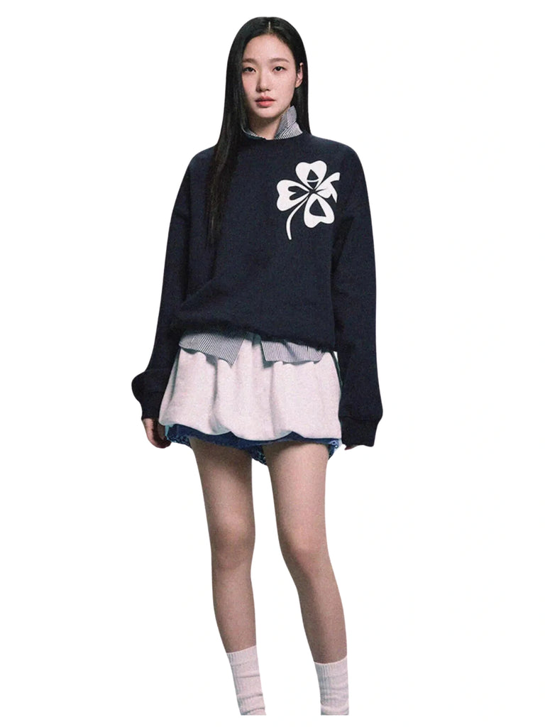 on-model1-Mardi-Sweatshirt-Clovermardi-Navy-White