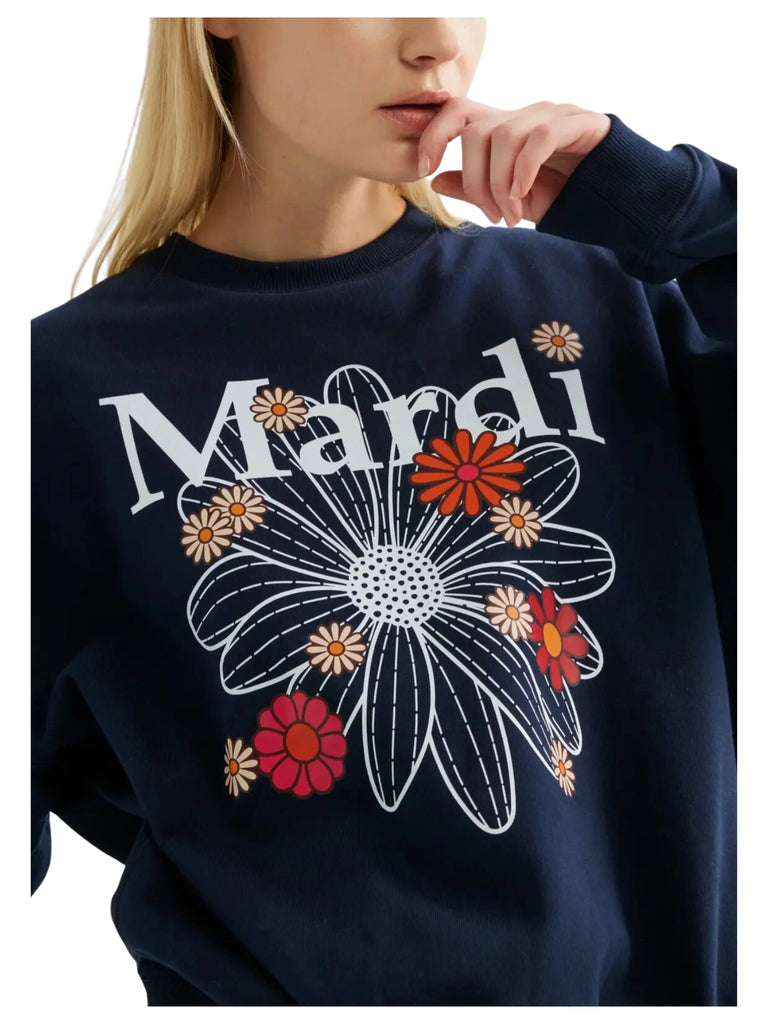 on-model2-Mardi-Sweatshirt-Flowermardi-Blossom-Navy-White