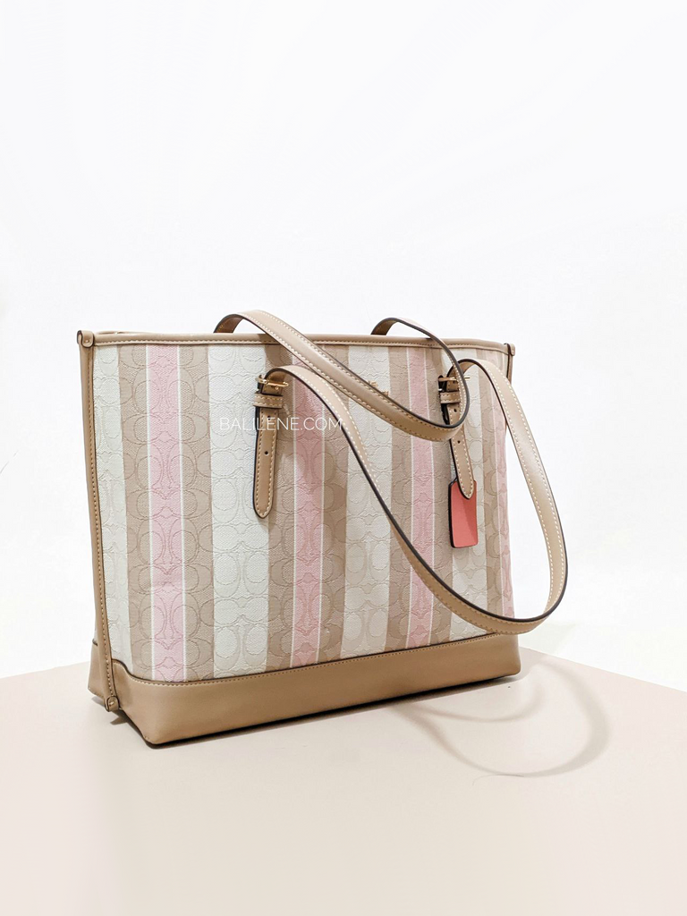 on-produk-Coach-Mollie-Tote-In-Signature-Jacquard-With-Stripes-Taffy-Multi