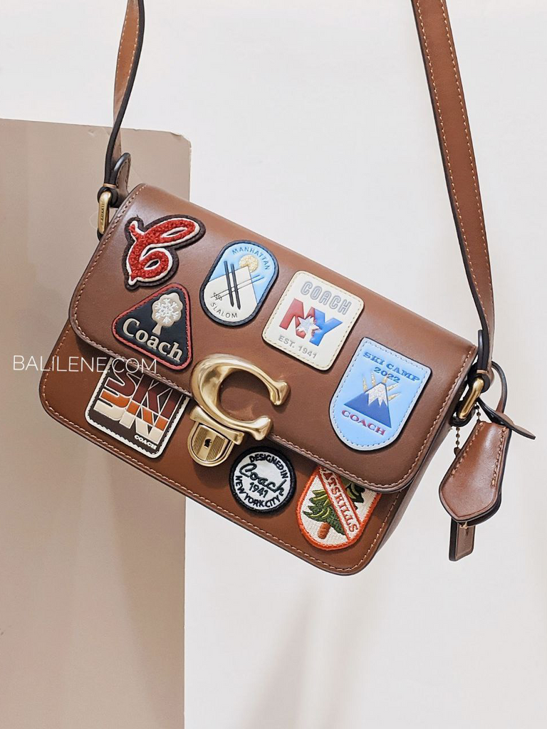 on-produk-Coach-Studio-Shoulder-Bag-19-With-Patches-Saddle