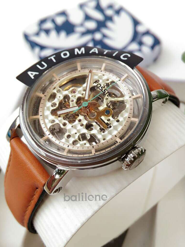 on-produk-Fossil-Boyfriend-Automatic-Skeleton-Dial-Leather-Strap