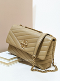 on-produk-Tory-Burch-Kira-Chevron-Small-Convertible-Shoulder-Bag-Pebblestone