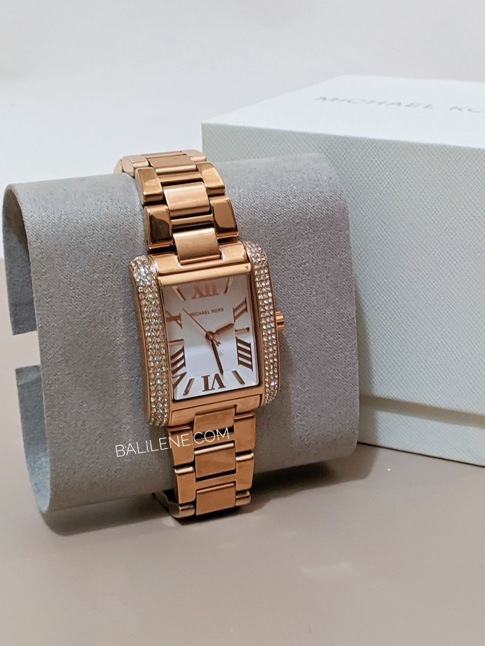 on-produk3-Michael-Kors-Emery-Three-Hand-RoseGold-Tone-Stainless-Steel-Watch