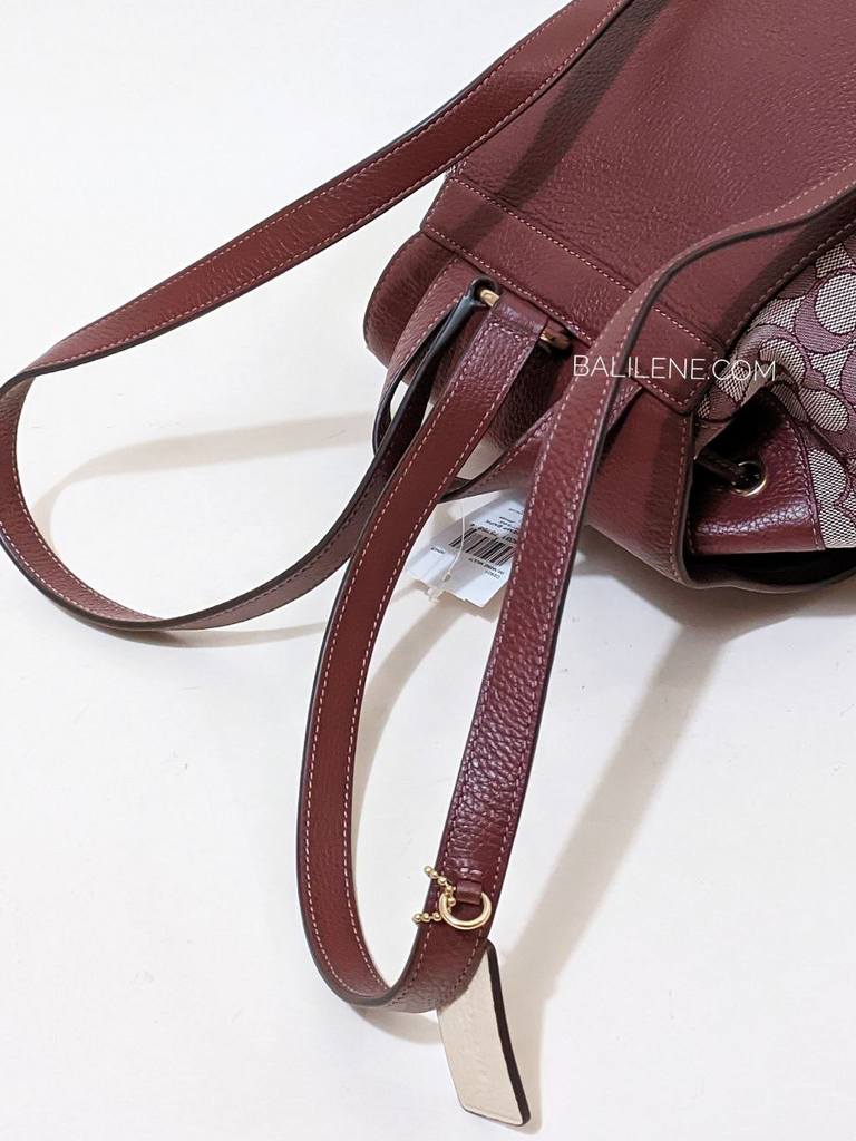 strap-atas-Coach-Dempsey-Drawstring-Backpack-In-Signature-Jacquard-With-Stripe-And-Coach-Patch-Wine-Multi