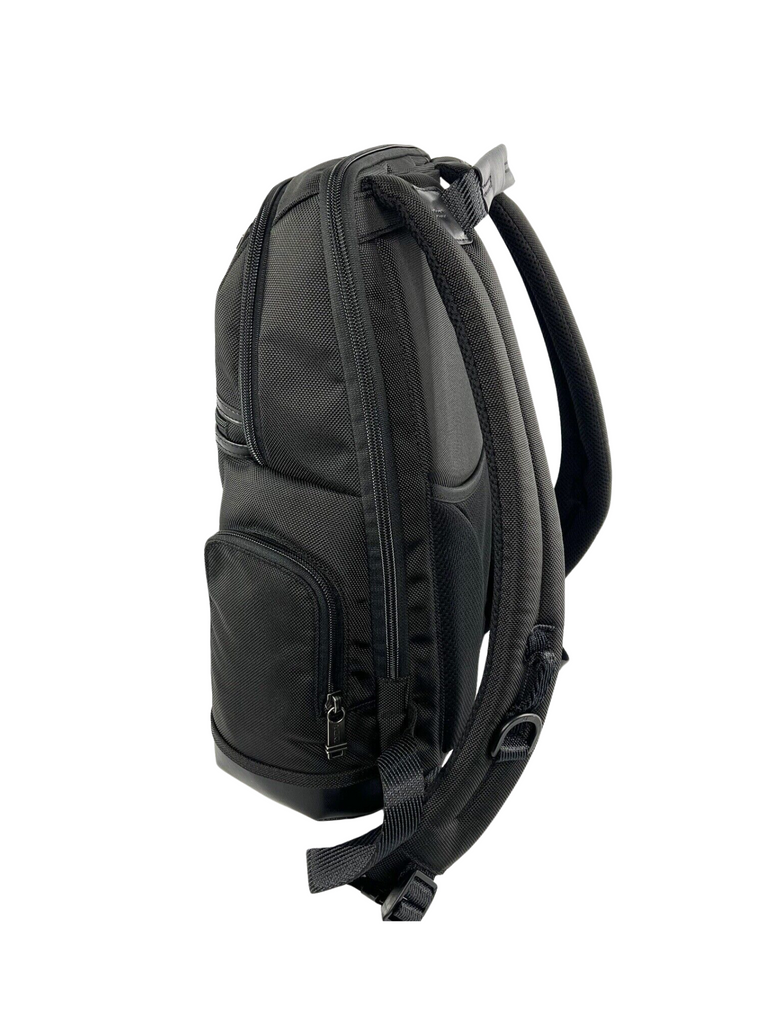 tampak-samping-Tumi-Parrish-Backpack-Solid-Black