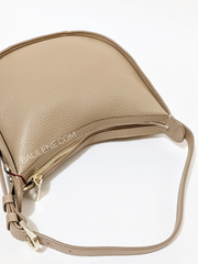Aigner-132136-00-0724-Ivy-Crossbody-Bag-Small-Beige-Balilene-detail-belakang