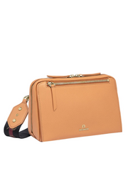 Aigner-132138-0717-Pisa-Crossbody-Small-Vacchetta-Brown-Balilene-samping