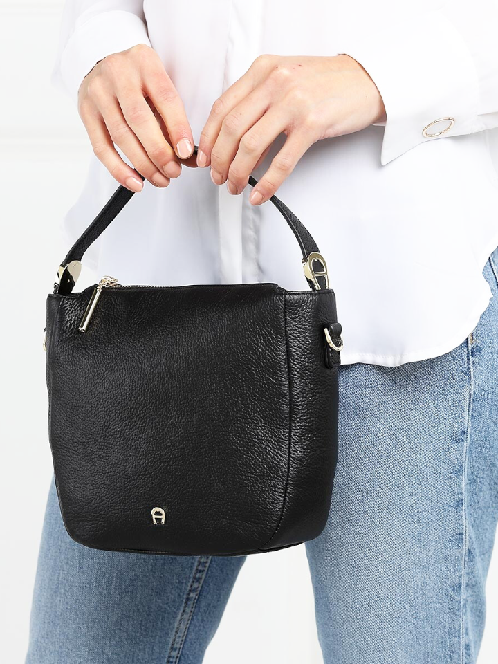 Aigner 132232 50 Roma Crossbody Bag Black