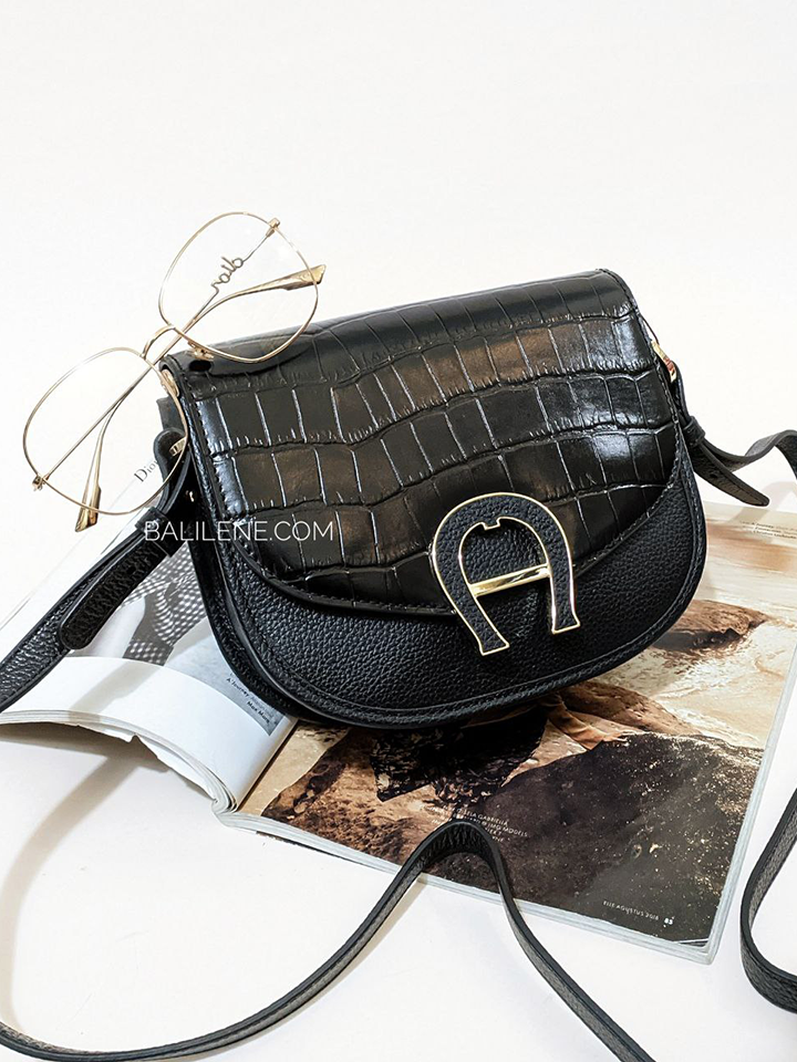 Aigner pina crossbody sale