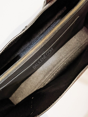     Coach-25137-Charlie-Carryall-Crossbody-Bag-Black-Oxblood-Balilene-detail-dalam