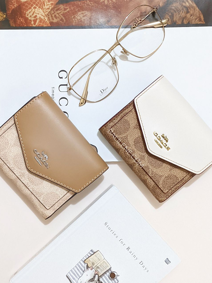 Coach Small Wallet In Colorblock Signature Canvas Tan Chalk Balilene