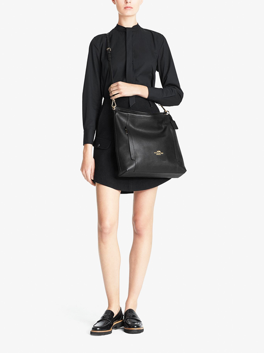    Coach-34312-Scout-Hobo-Bag-Black-Balilene-onmodel1