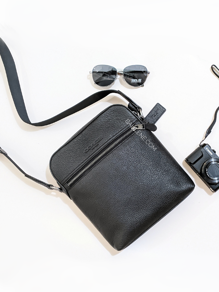    Coach-4011-Houston-Flight-Bag-Gunmetal-Black-Balilene-detail-depan