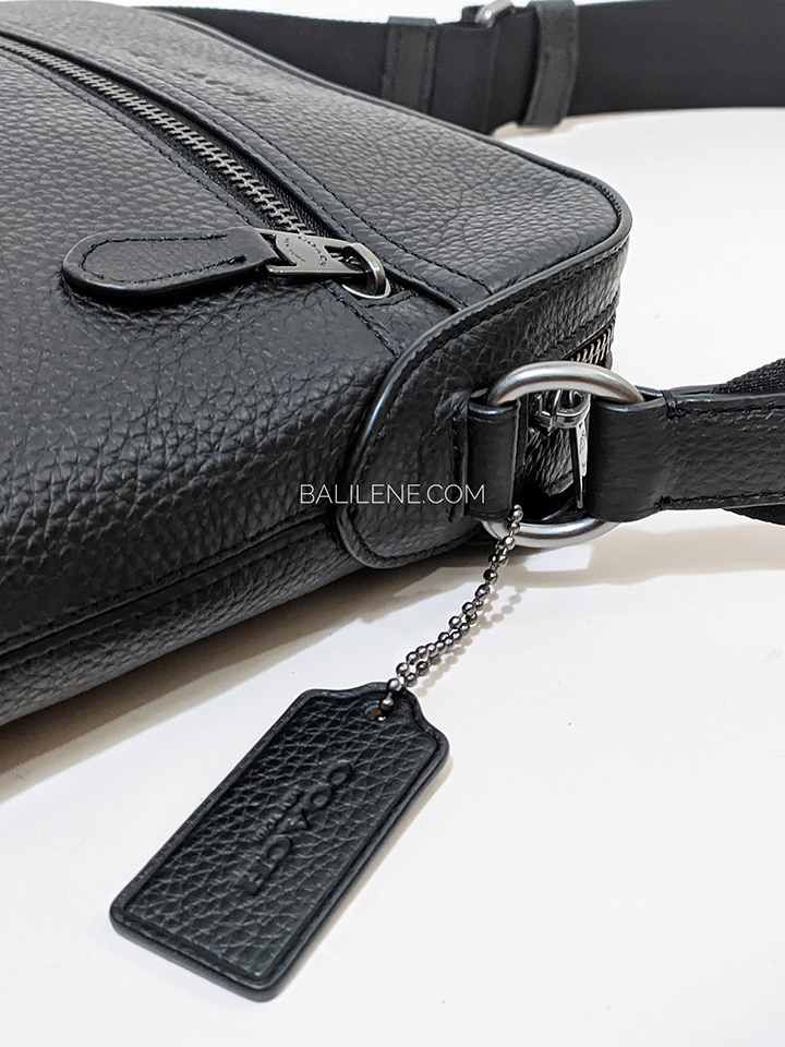 Coach-4011-Houston-Flight-Bag-Gunmetal-Black-Balilene-detail-samping