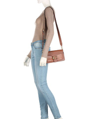 Coach-73722-Tabby-Shoulder-Bag-26-Saddle-Balilene-onmodel