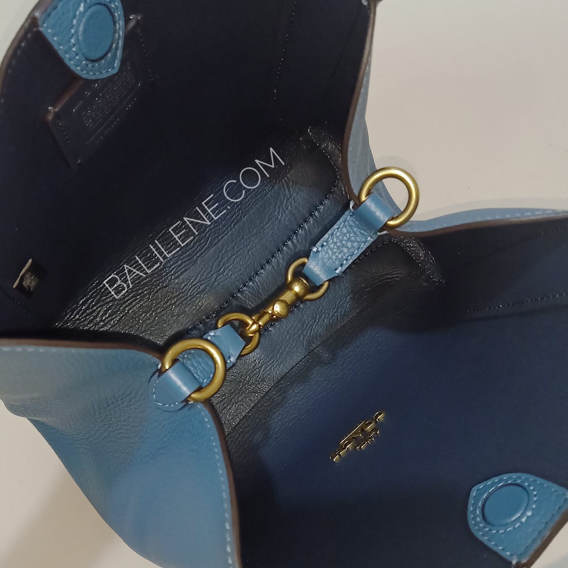 Coach-78800-Hadley-21-Pabbled-Leather-Lake-dalam