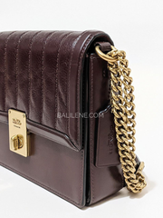 Coach-89066-Hutton-Shoulder-Bag-With-Quilting-Cranberry-Balilene-detail-samping