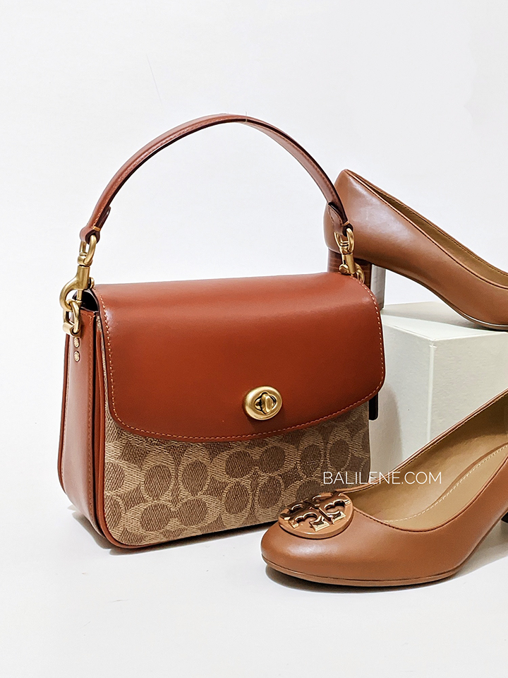 Coach cassie crossbody in top signature canvas