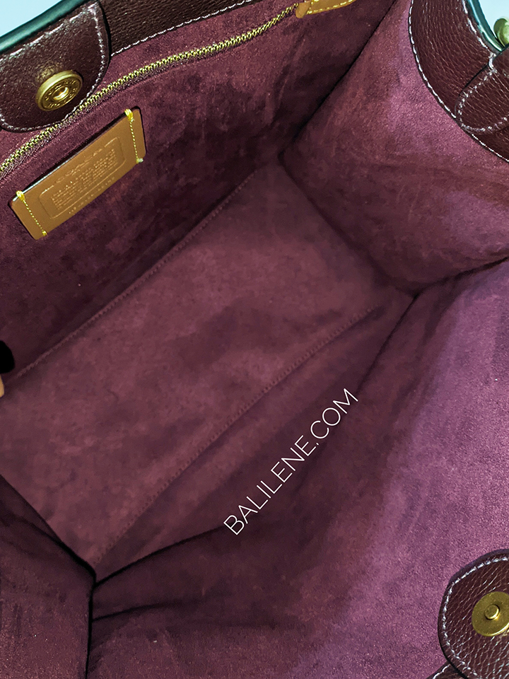    Coach-89143-Field-Tote-With-Horse-And-Carriage-Print-Oxblood-Cranberry-Balilene-detail-dalam