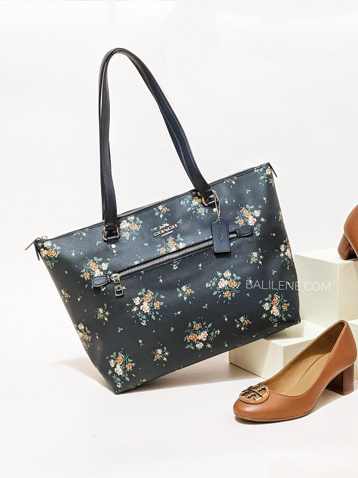    Coach-91023-Gallery-Tote-With-Rose-Bouquet-Print-Midnight-Multi-balilene-detail-depan