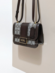 Coach-Alie-Shoulder-Bag-18-In-Signature-Jacquard-With-Snakeskin-Detail-Oak-Maple-Balilene-detail-depan