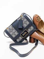 Coach-C3760-Alie-Shoulder-Bag-18-In-Signature-Jacquard-With-Snakeskin-Detail-Navy-Balilene-detail-depan1