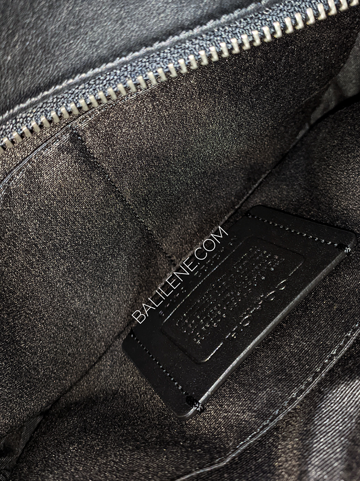       Coach-C4149-Graham-Crossbody-In-Signature-Canvas-Charcoal-Black-Balilenen-detail-dalam1