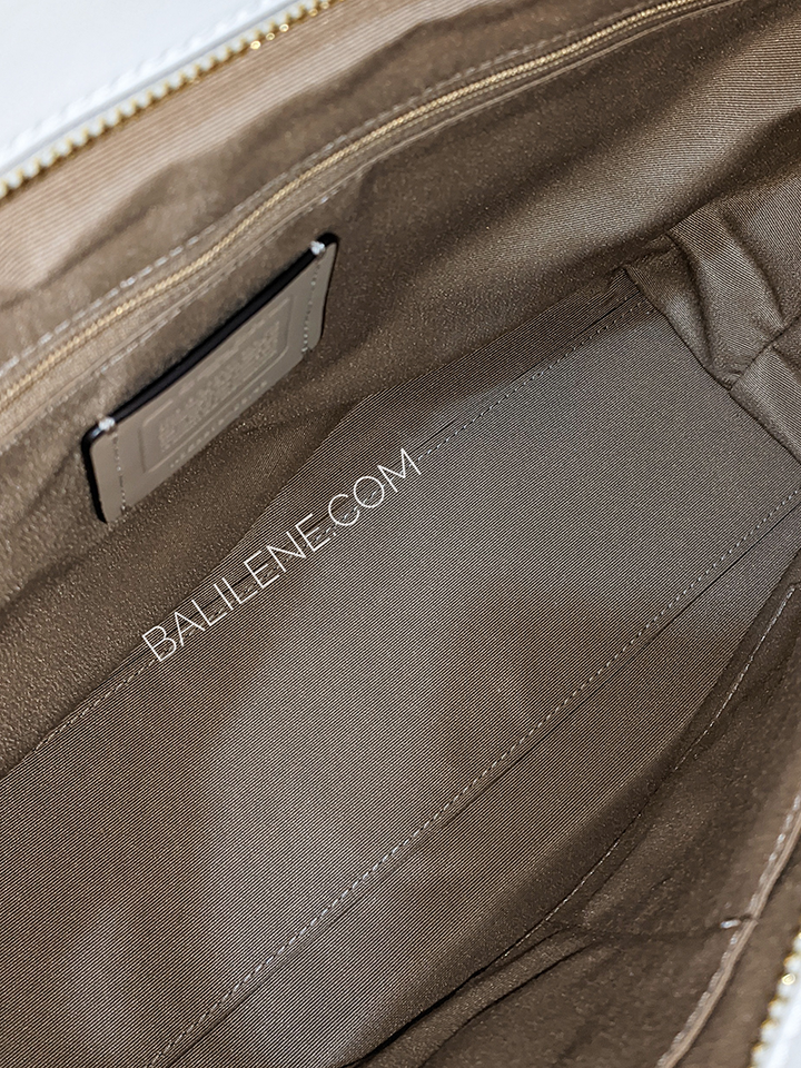 Coach-C8148-Cammie-Chain-Tote-In-Signature-Canvas-Light-Khaki-Chalk-Balilene-detail-dalam