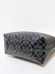 Coach-City-Tote-In-Signature-Canvas-Graphite-Black-Cherry-Balilene-detail-bawah