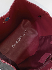 Coach-City-Tote-In-Signature-Canvas-Graphite-Black-Cherry-Balilene-detail-dalam