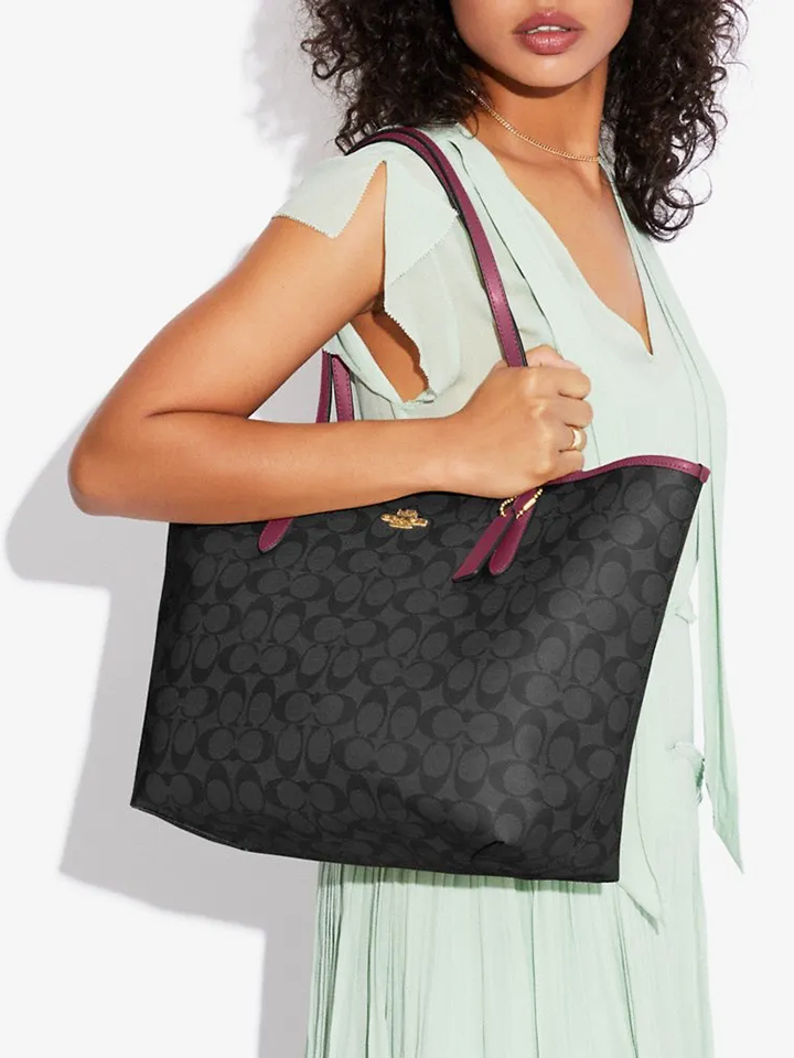 Coach City Tote In Signature Canvas Graphite/Black Cherry