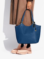 Coach-Day-Tote-Pebble-Leather-True-Blue-Balilene-onmdoel