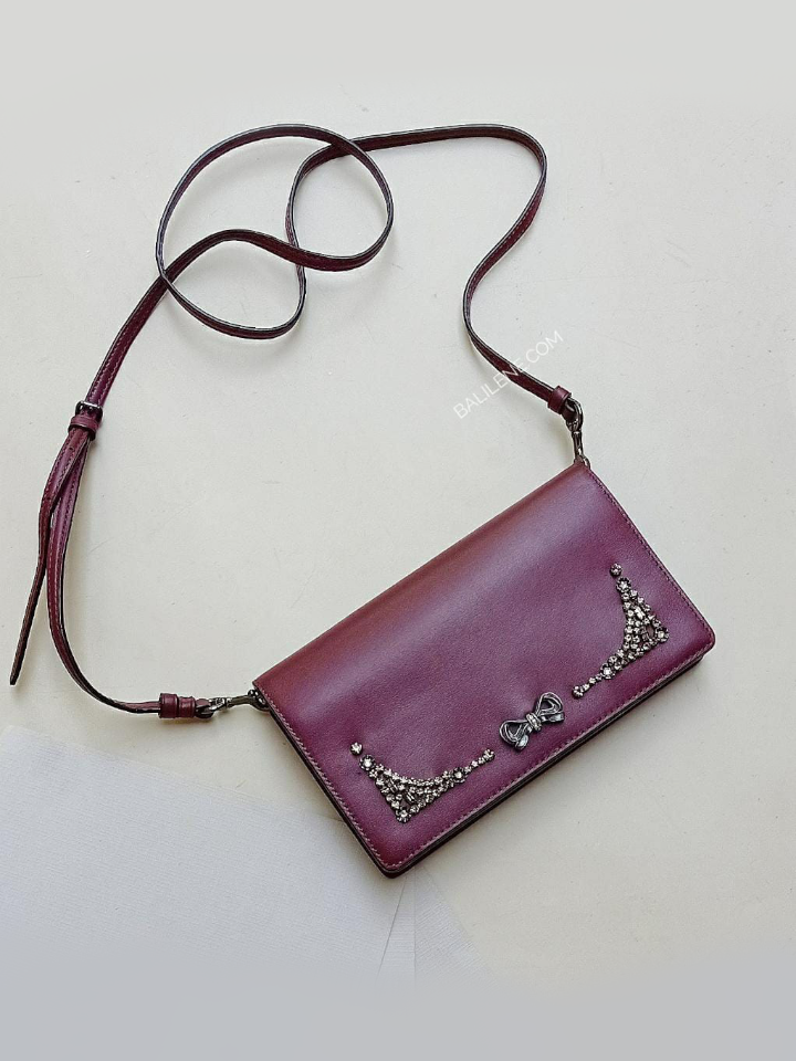    Coach-F39313-Selena-Hayden-Foldover-Crossbody-Clutch-With-Crystal-Embellishment-Balilene-detail