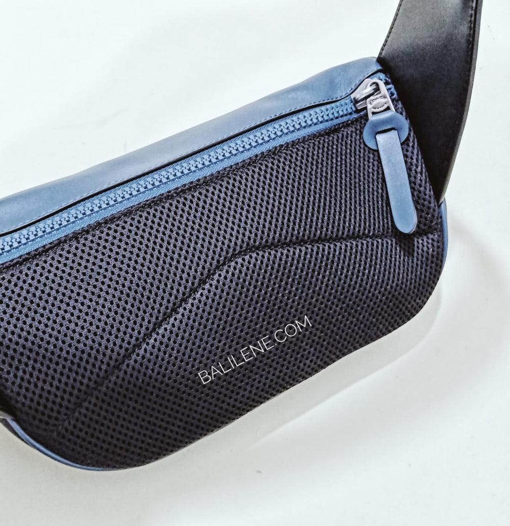    Coach-F72956-Disney-X-Terrain-Belt-Bag-With-Snow-White-And-The-Seven-Dwarfs-Eyes-Print-Black-Multi-Balilene-detail-belakang
