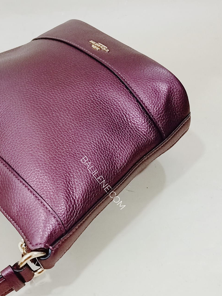 Coach-F88878-Small-Paxton-Duffle-Gold-Metallic-Wine-Balilene-samping