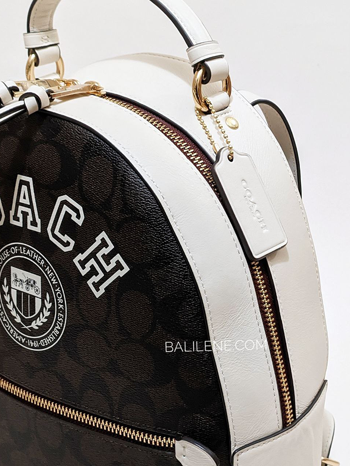 Coach-Jordyn-Backpack-In-Signature-Canvas-With-Varsity-Motif-Brown-Buttercup-Balilene-detail-atas