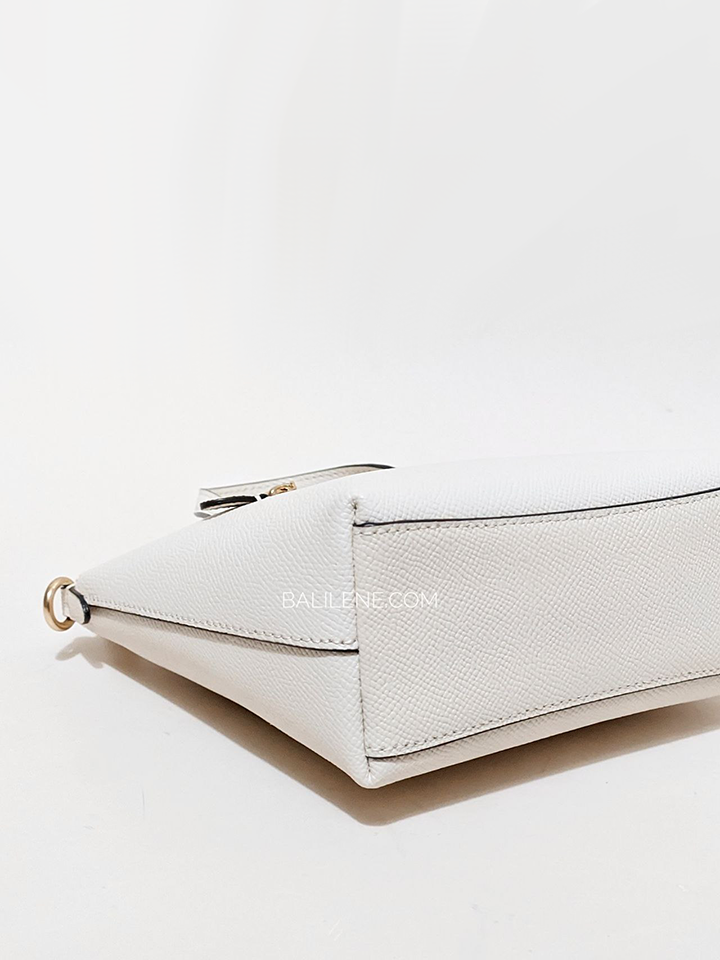 gambar-bawah-Coach-Mini-Gallery-Crossbody-Bag-Chalk