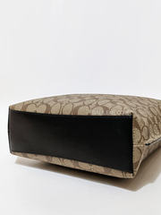 Coach-Mollie-Bucket-Bag-In-Signature-Canvas-Khaki-Black-Balilene-detail-bawah