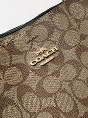     Coach-Mollie-Bucket-Bag-In-Signature-Canvas-Khaki-Black-Balilene-detail-logo