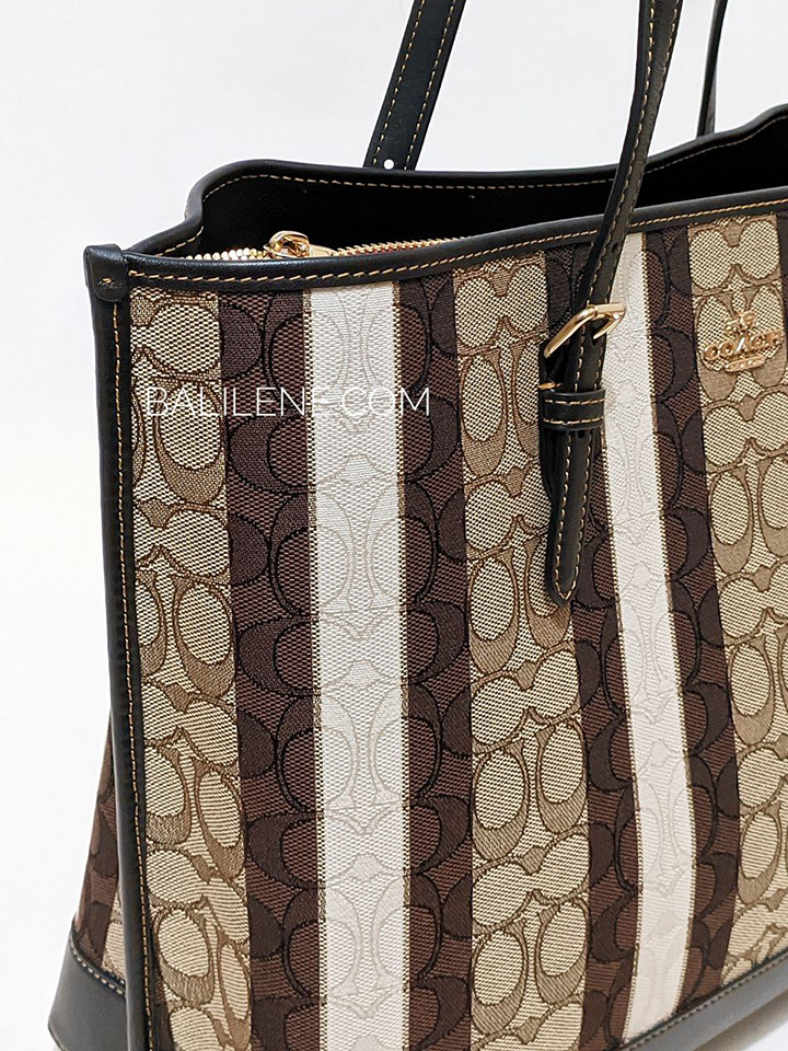 detail-samping-Coach-Mollie-Tote-In-Signature-Jacquard-With-Stripes-Khaki-Black-Multi