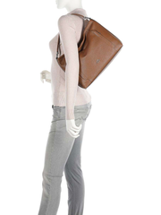 Coach-Scout-Hobo-Bag-Saddle-Balilene-onmodel